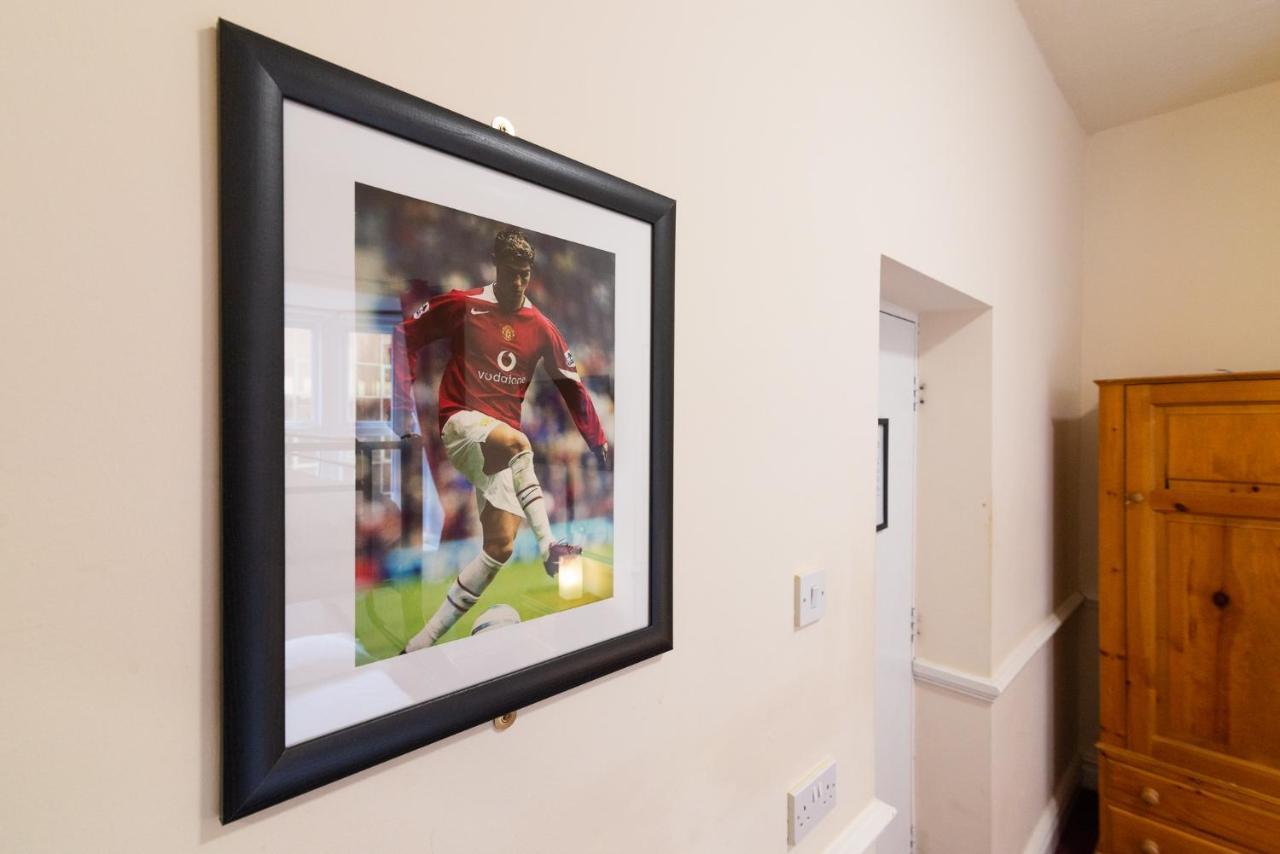Old Trafford Stadium Hotel Солфорд Экстерьер фото