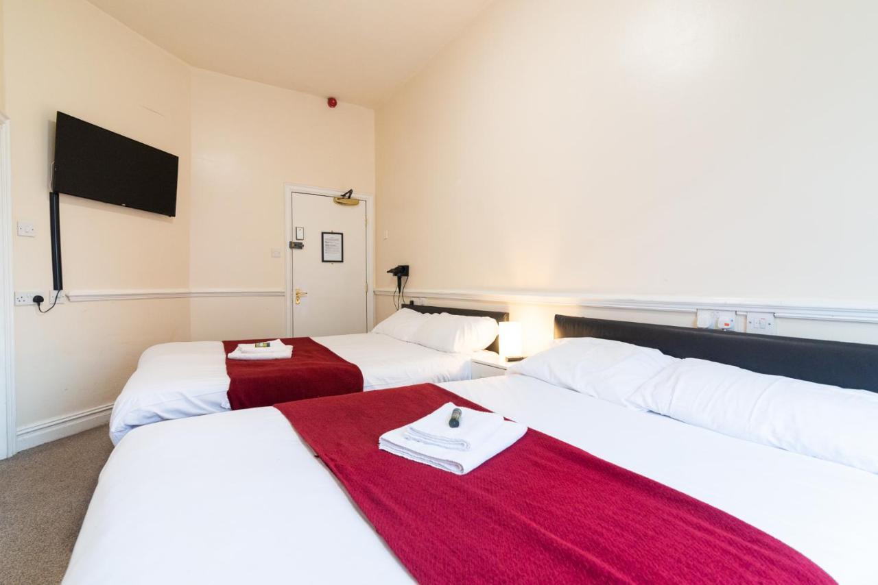 Old Trafford Stadium Hotel Солфорд Экстерьер фото