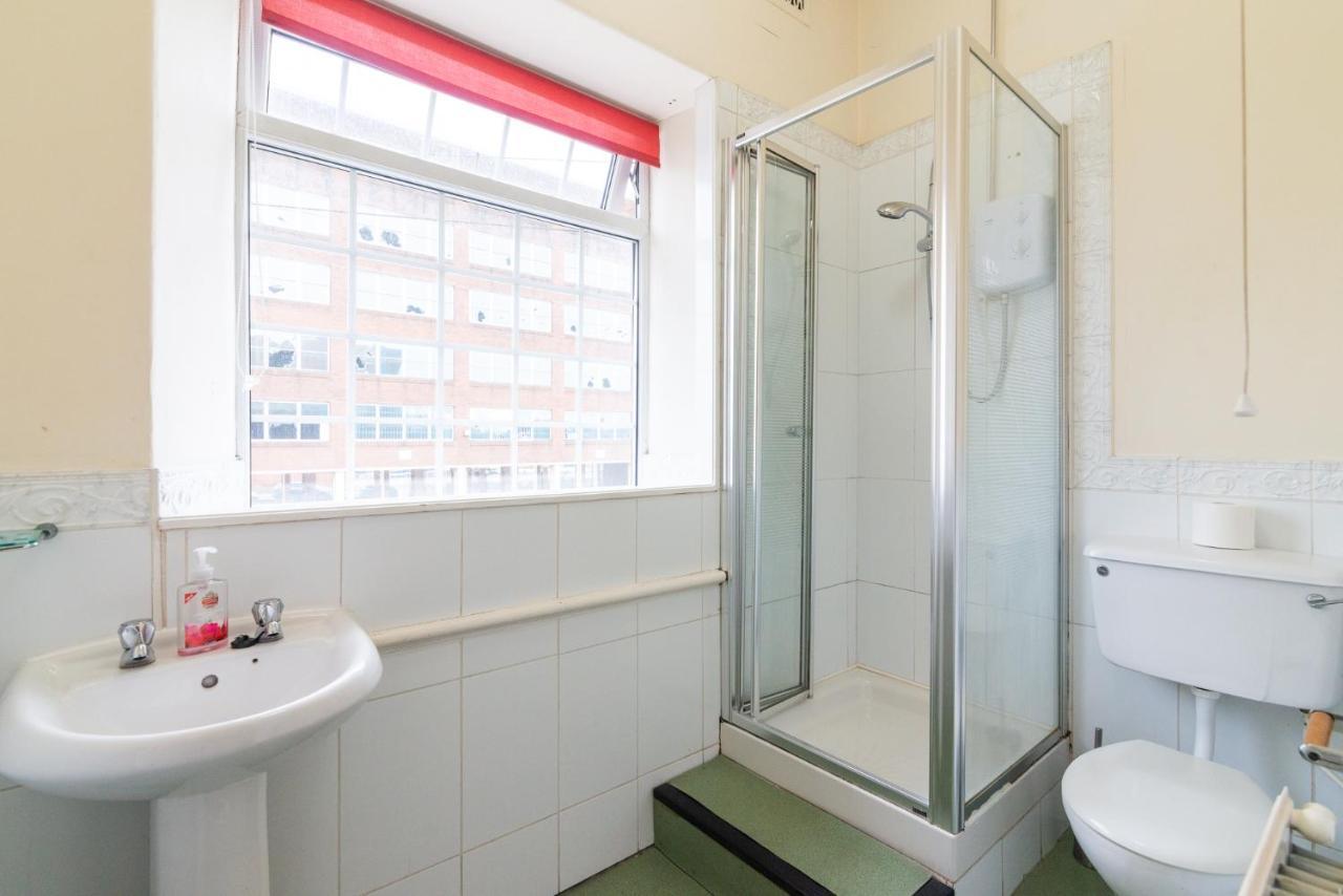 Old Trafford Stadium Hotel Солфорд Экстерьер фото